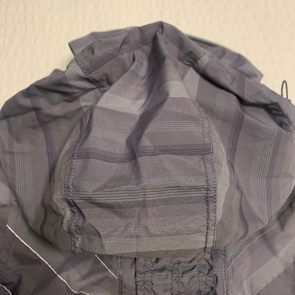 Lululemon lined running jacket - Picture 7 of 7